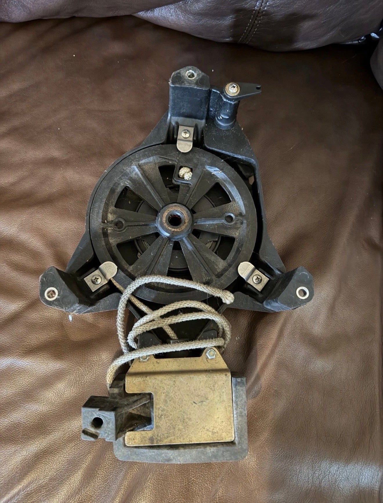 Manual Recoil Pull Starter Assembly for a Mercury or Mariner outboard motor