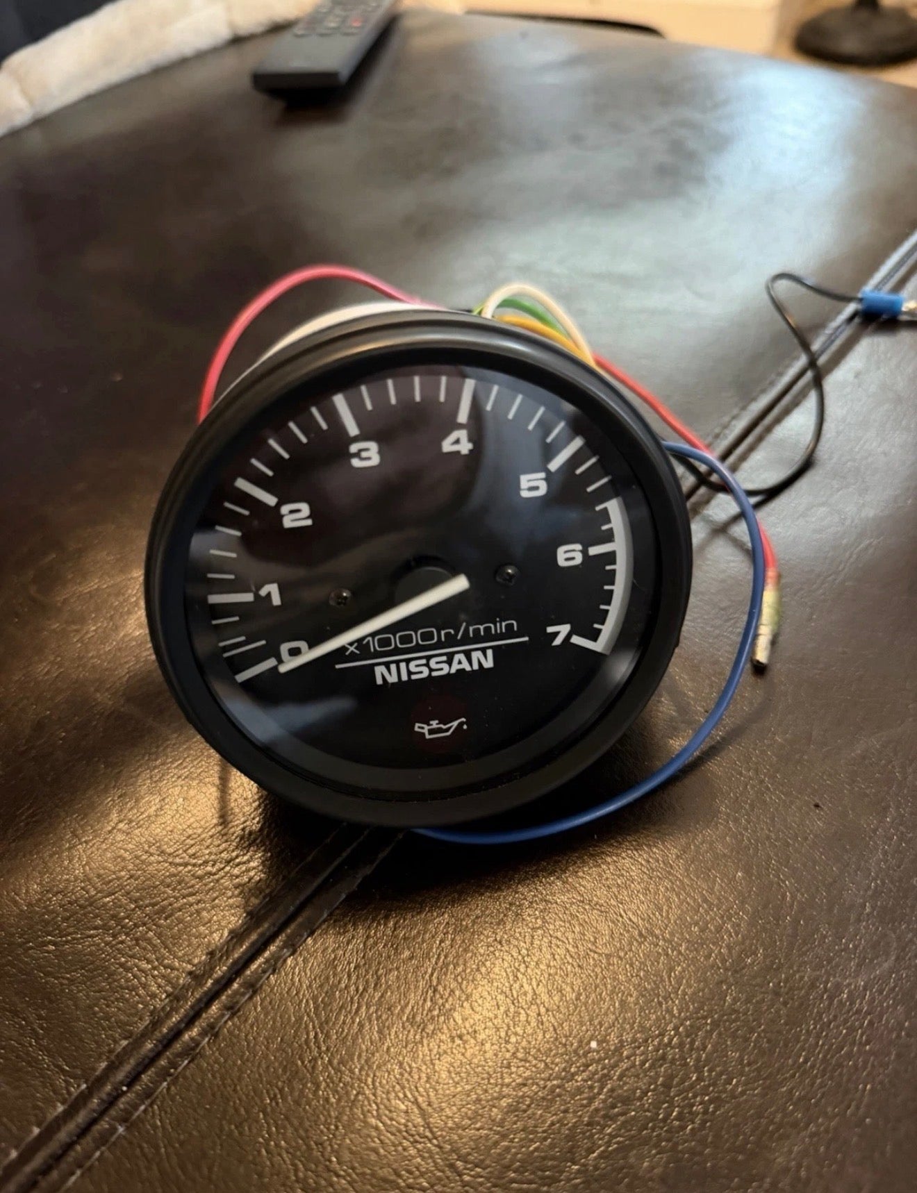 Nissan Marine Analog Tachometer With Integrated Low Oil Pressure Light